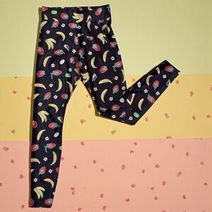 Nike Fruit Strawberry Banana Floral Print HR High-Rise Leggings NWOT Med